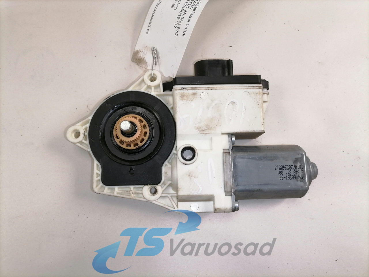 MAN Glass lift 81286016137 - Window and parts for Truck: picture 2 MAN Glass lift 81286016137 - Window and parts for Truck: picture 2