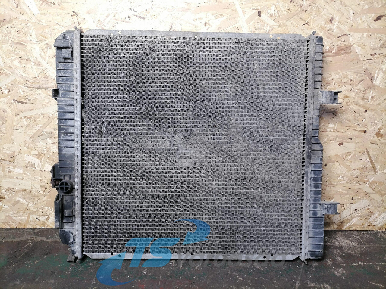 MB Cooling radiator A9705000403 - Radiator for Truck: picture 2 MB Cooling radiator A9705000403 - Radiator for Truck: picture 2