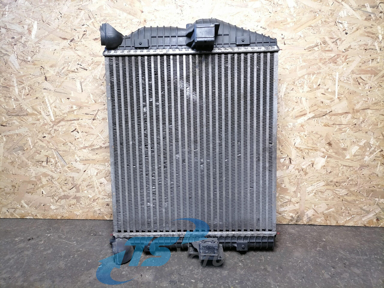 MB Intercooler radiator A9705000604 - Intercooler for Truck: picture 2 MB Intercooler radiator A9705000604 - Intercooler for Truck: picture 2