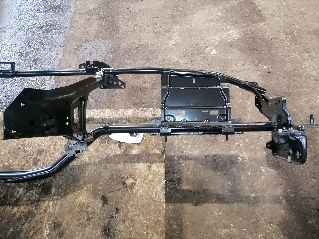 Mercedes-Benz Armatuuri raam A9606803955 - Universal part for Truck: picture 2 Mercedes-Benz Armatuuri raam A9606803955 - Universal part for Truck: picture 2