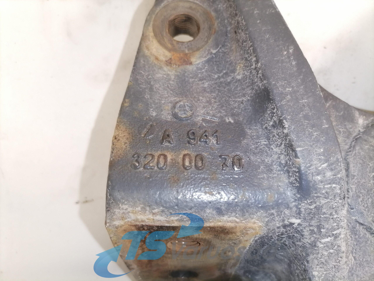 Mercedes-Benz Leaf spring bracket A9413200070 - Suspension for Truck: picture 3 Mercedes-Benz Leaf spring bracket A9413200070 - Suspension for Truck: picture 3