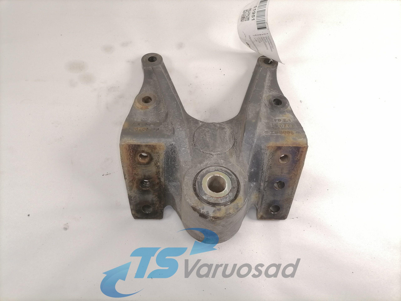 Mercedes-Benz Leaf spring bracket A9413200070 - Suspension for Truck: picture 2 Mercedes-Benz Leaf spring bracket A9413200070 - Suspension for Truck: picture 2