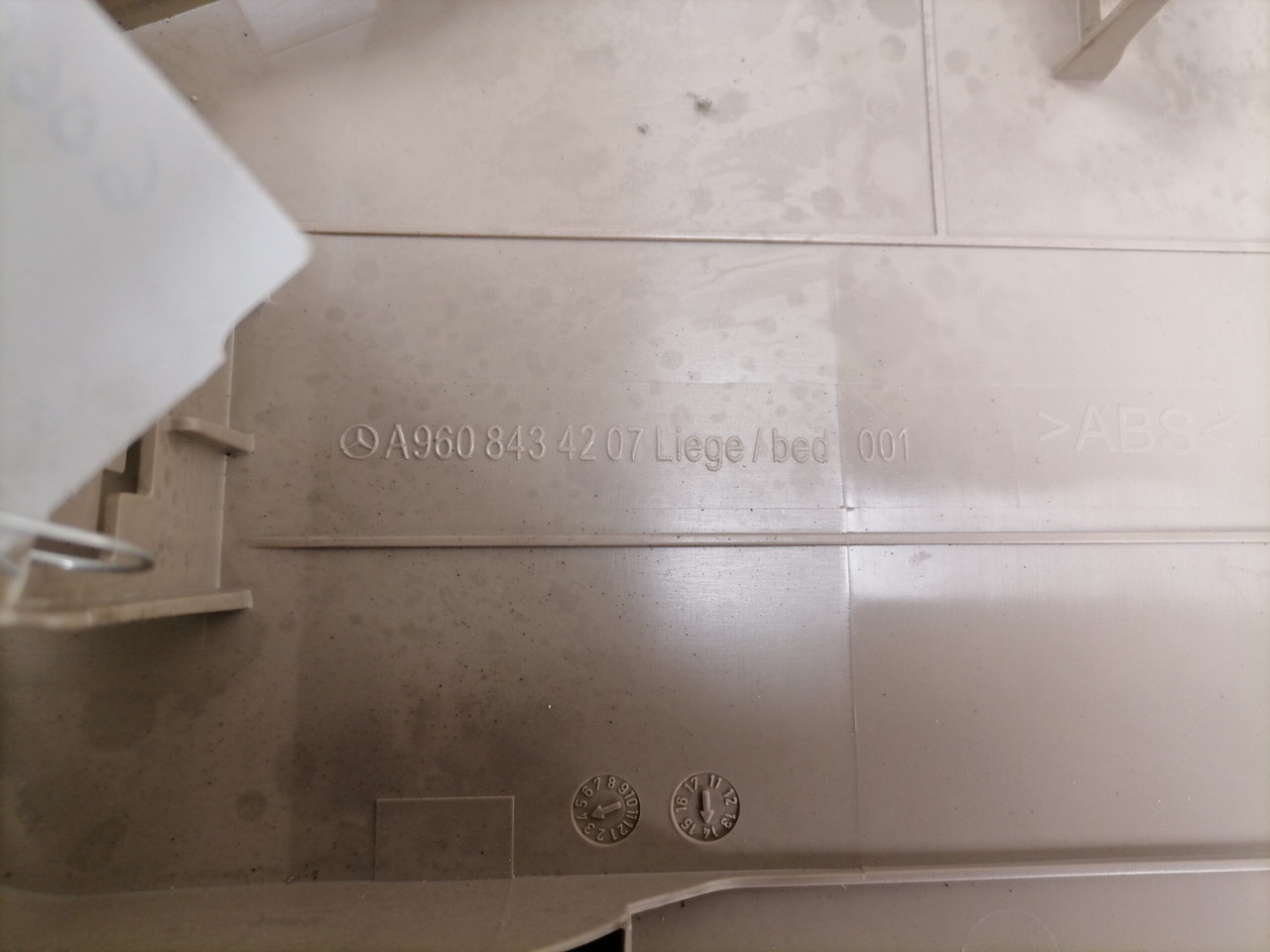 Mercedes-Benz Salongi plastik A9608434207 - Universal part for Truck: picture 3 Mercedes-Benz Salongi plastik A9608434207 - Universal part for Truck: picture 3