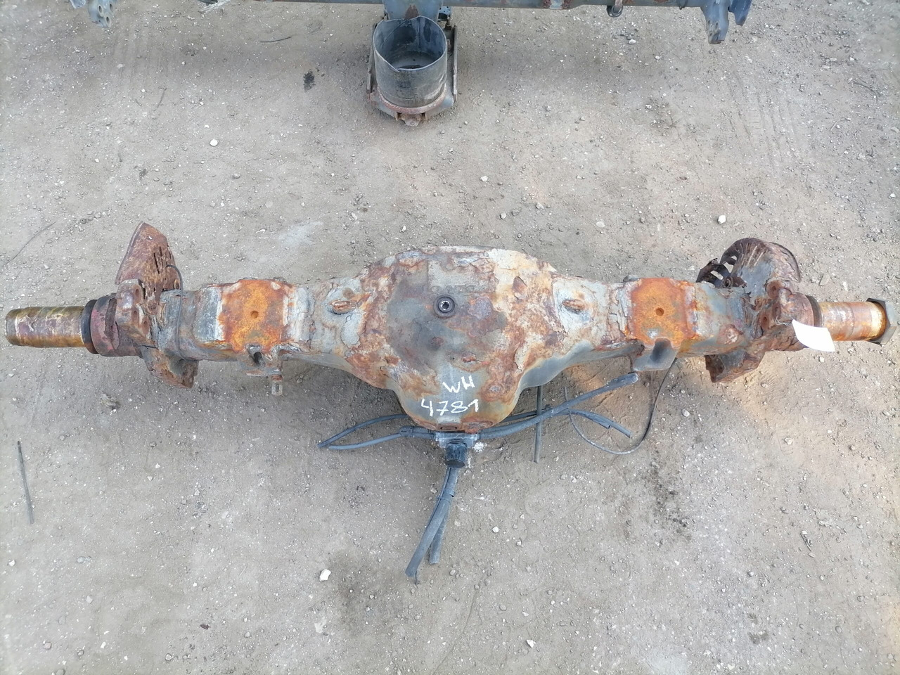 Rear axel housing 1048418 - Axle and parts for Truck: picture 5 Rear axel housing 1048418 - Axle and parts for Truck: picture 5