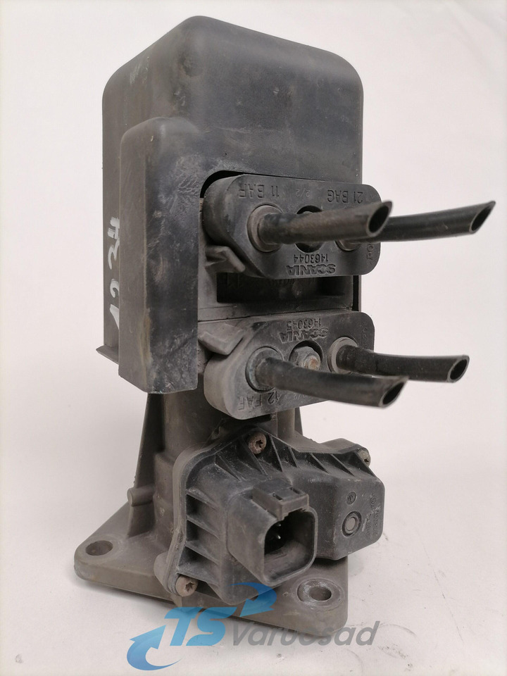 Scania Brake pressure control 1442938 - Brake valve for Truck: picture 1 Scania Brake pressure control 1442938 - Brake valve for Truck: picture 1