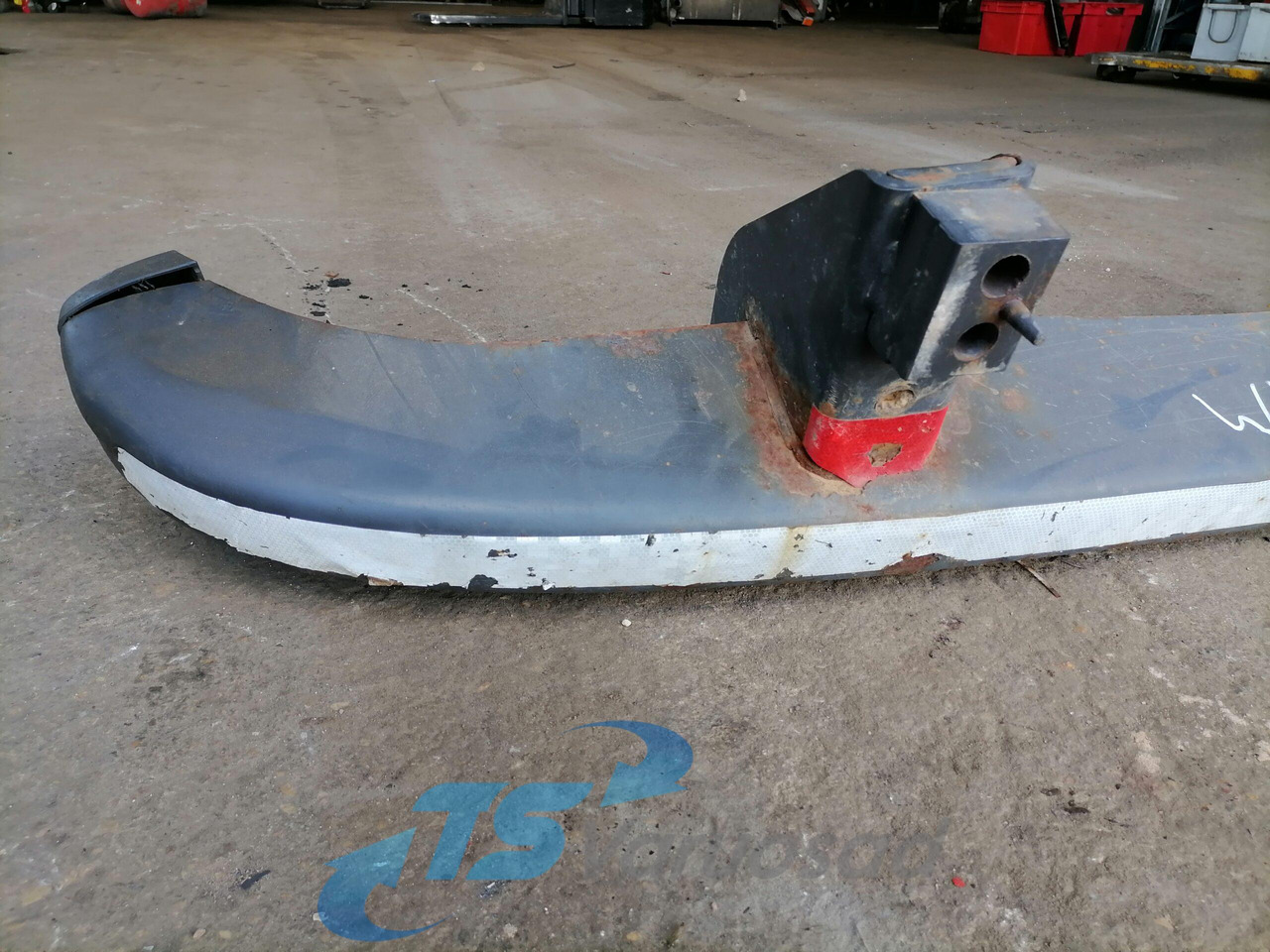 Scania Bumper 1853837 - Bumper for Truck: picture 2 Scania Bumper 1853837 - Bumper for Truck: picture 2