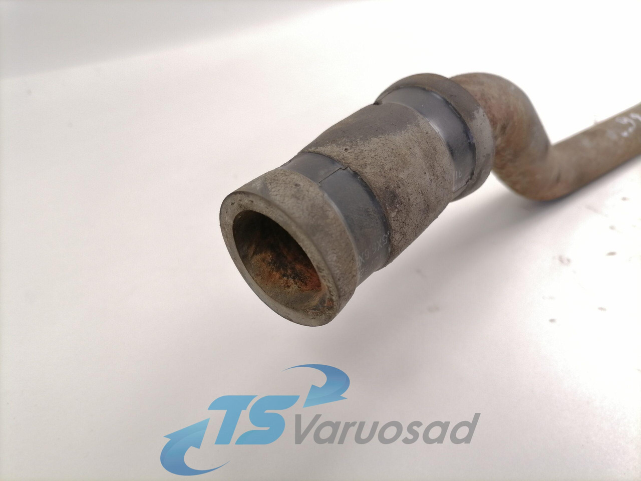 Scania Coolant pipe 1390544 - Cooling system for Truck: picture 3 Scania Coolant pipe 1390544 - Cooling system for Truck: picture 3