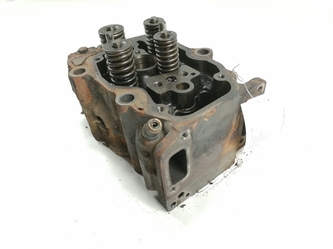 Scania Cylinder head, HPI 1804716 - Cylinder head for Truck: picture 2 Scania Cylinder head, HPI 1804716 - Cylinder head for Truck: picture 2