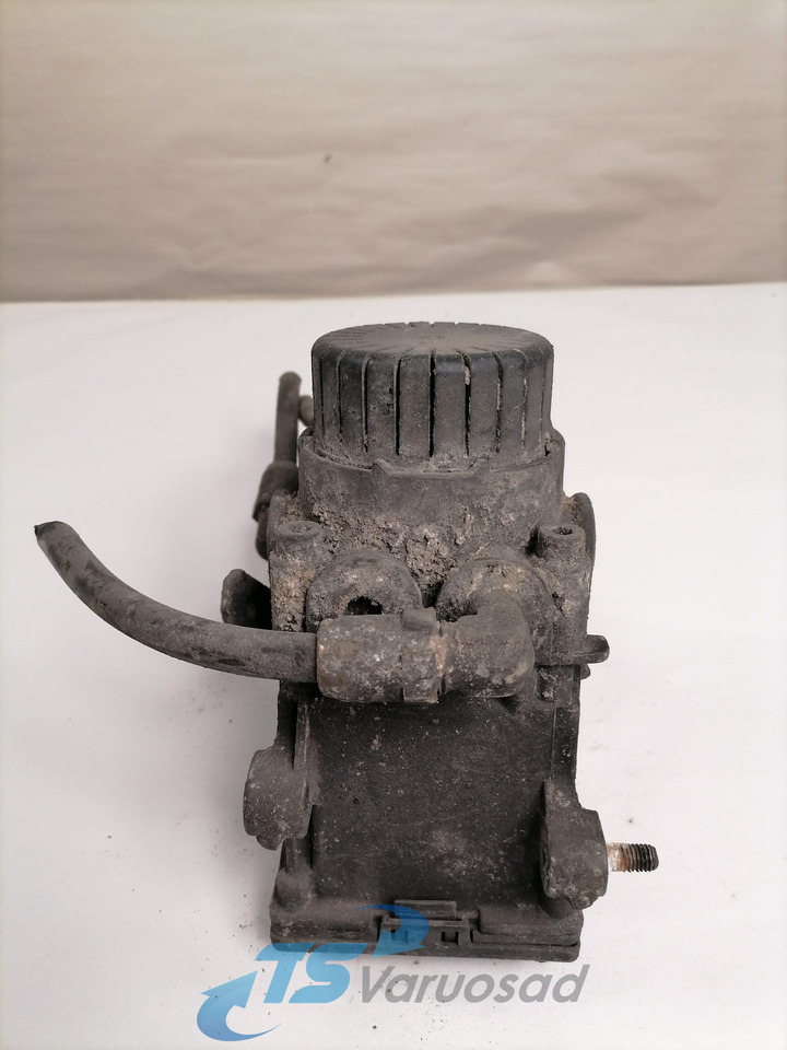 Scania EBS brake valve 1499799 - Brake valve for Truck: picture 2 Scania EBS brake valve 1499799 - Brake valve for Truck: picture 2