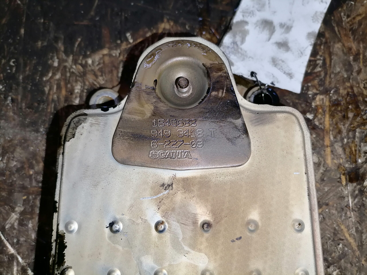 Scania Engine oil cooler 1543688 - Engine and parts for Truck: picture 4 Scania Engine oil cooler 1543688 - Engine and parts for Truck: picture 4