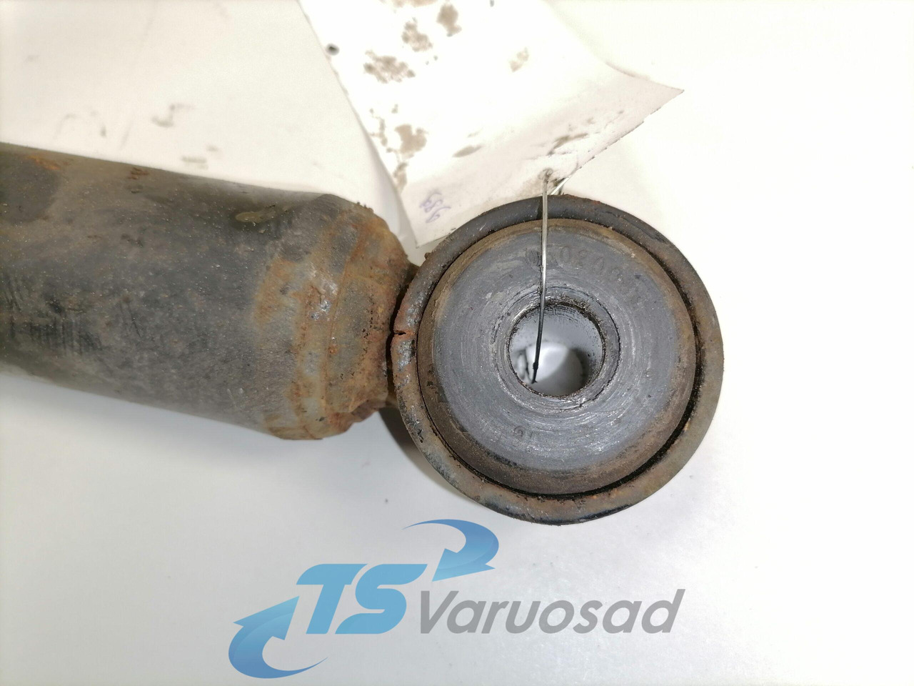 Scania First axel shock absorber T1330 - Shock absorber for Truck: picture 2 Scania First axel shock absorber T1330 - Shock absorber for Truck: picture 2