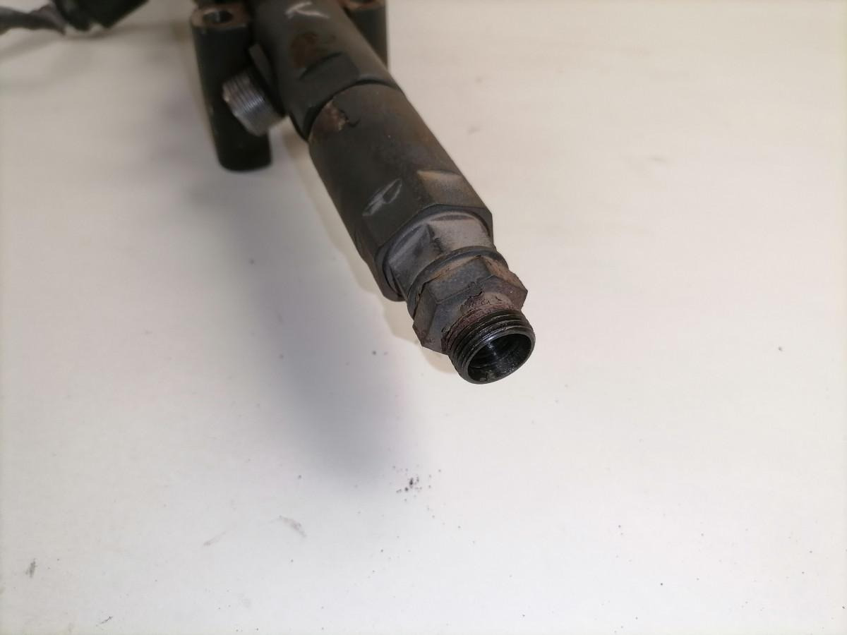 Scania Fuel collector 2002833 - Fuel processing/ Fuel delivery for Truck: picture 4 Scania Fuel collector 2002833 - Fuel processing/ Fuel delivery for Truck: picture 4