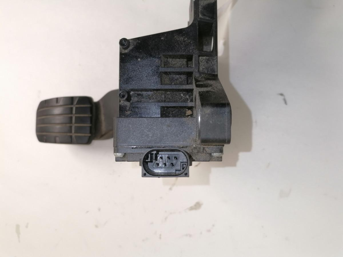 Scania Gaasipedaal 2055138 - Fuel processing/ Fuel delivery for Truck: picture 4 Scania Gaasipedaal 2055138 - Fuel processing/ Fuel delivery for Truck: picture 4