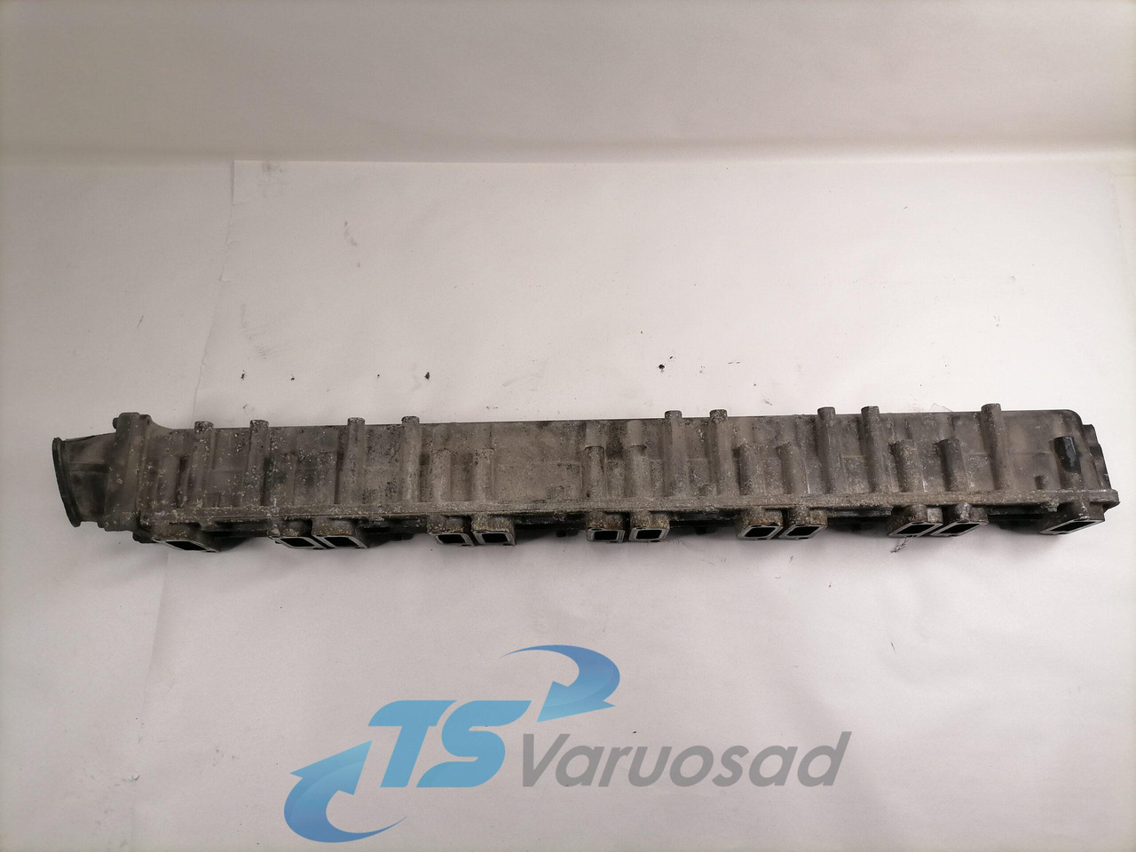 Scania Intake mainfold 1474817 - Intake manifold for Truck: picture 2 Scania Intake mainfold 1474817 - Intake manifold for Truck: picture 2