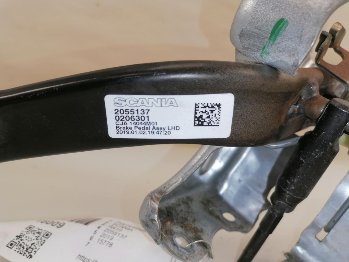 Scania Piduripedaal 2055137 - Fuel processing/ Fuel delivery for Truck: picture 4 Scania Piduripedaal 2055137 - Fuel processing/ Fuel delivery for Truck: picture 4