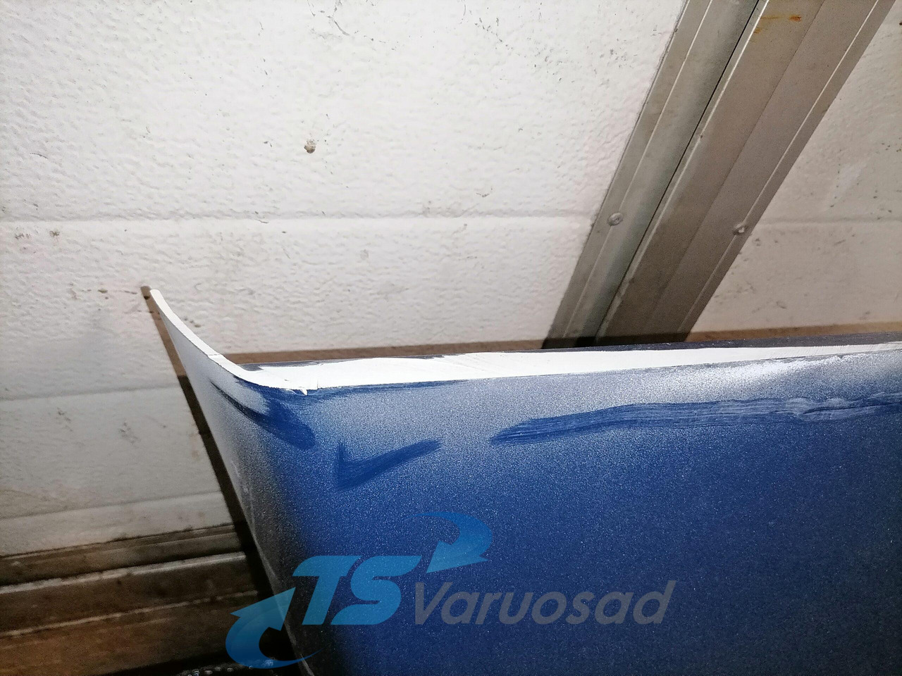 Scania Scania cab wind deflector, roof 1731083 - Aerodynamics/ Spoiler for Truck: picture 4 Scania Scania cab wind deflector, roof 1731083 - Aerodynamics/ Spoiler for Truck: picture 4