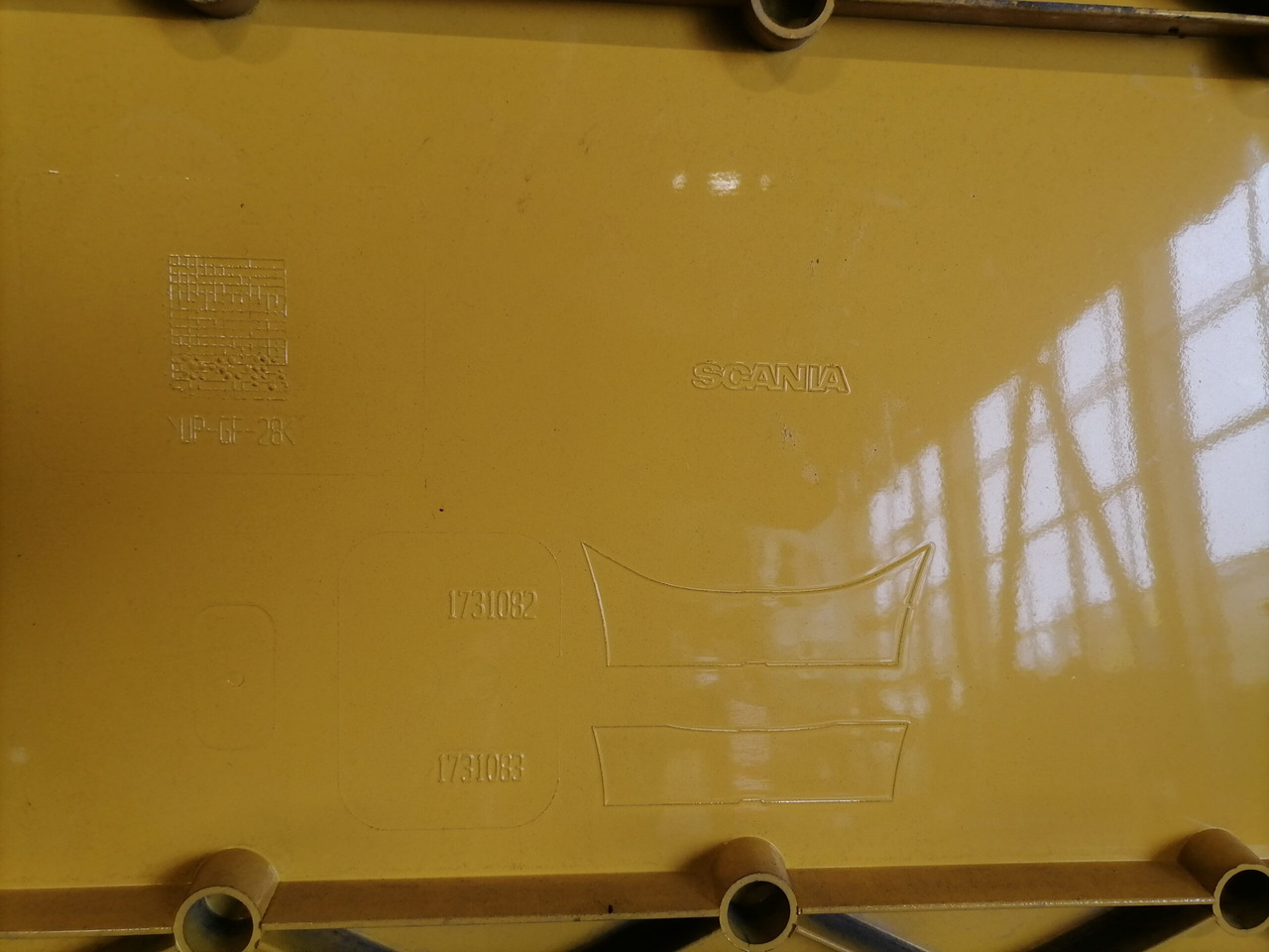 Scania Scania cab wind deflector, roof 1731083 - Aerodynamics/ Spoiler for Truck: picture 4 Scania Scania cab wind deflector, roof 1731083 - Aerodynamics/ Spoiler for Truck: picture 4
