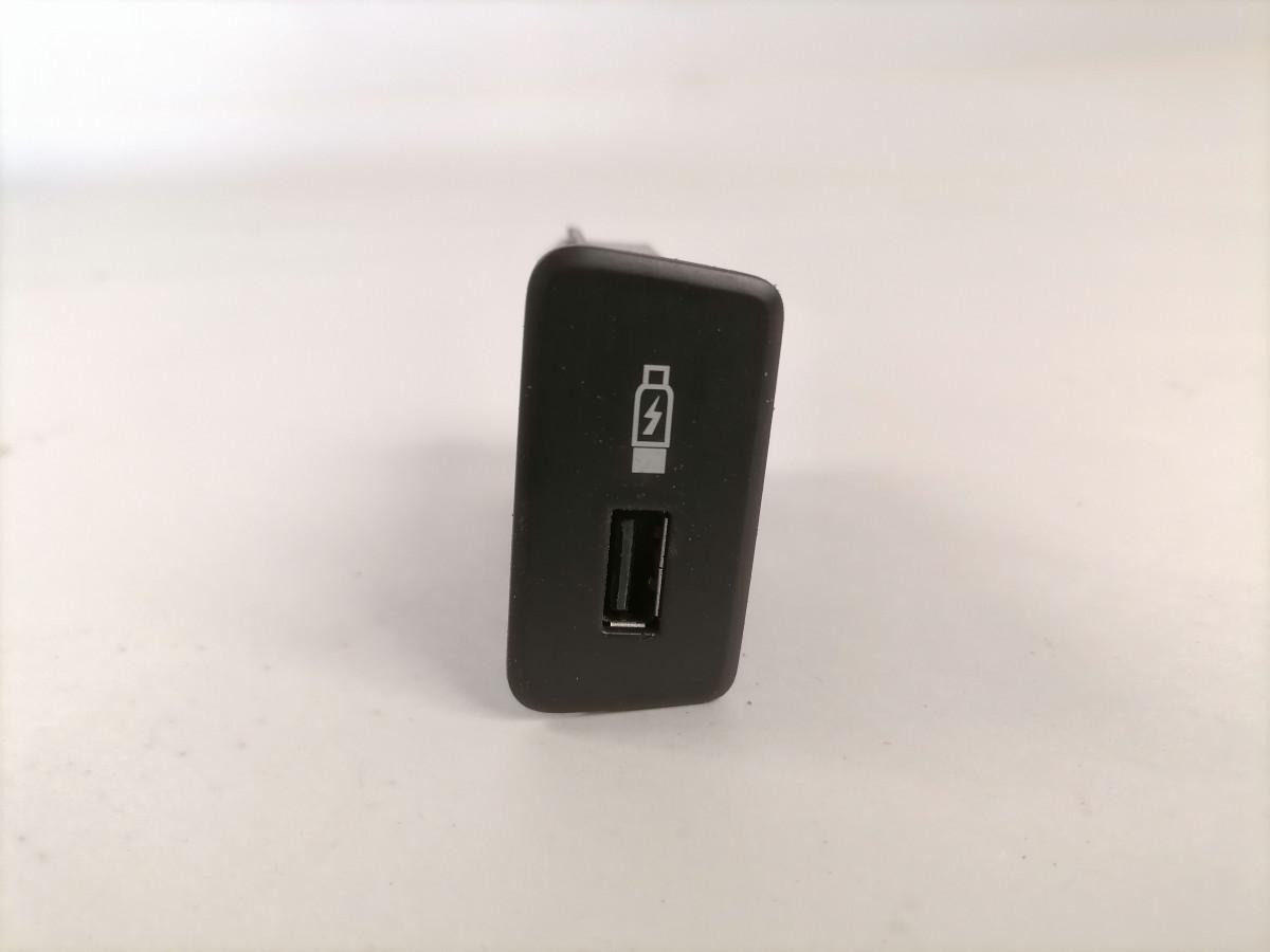 Scania USB pistiku paneel 2554704 - Electrical system for Truck: picture 2 Scania USB pistiku paneel 2554704 - Electrical system for Truck: picture 2