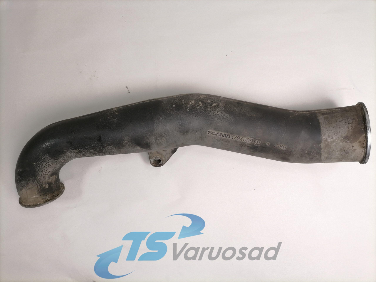 Scania intercooler pipe 1794069 - Intercooler for Truck: picture 1 Scania intercooler pipe 1794069 - Intercooler for Truck: picture 1