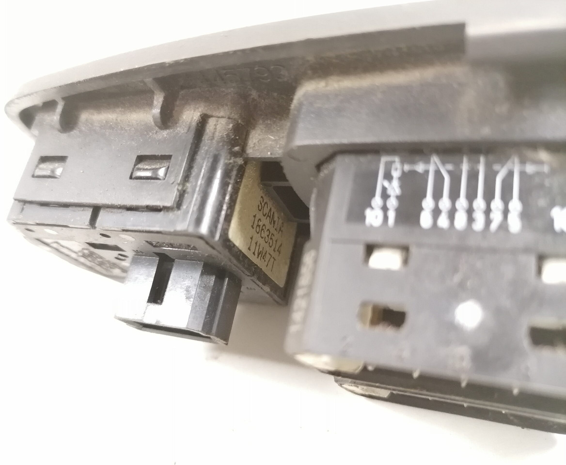 Scania switch 1863514 - Cab for Truck: picture 4 Scania switch 1863514 - Cab for Truck: picture 4