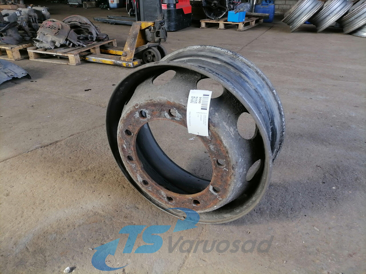 Universaalne Velg 22.5x8.25 225x825 - Wheels and tires for Truck: picture 1 Universaalne Velg 22.5x8.25 225x825 - Wheels and tires for Truck: picture 1