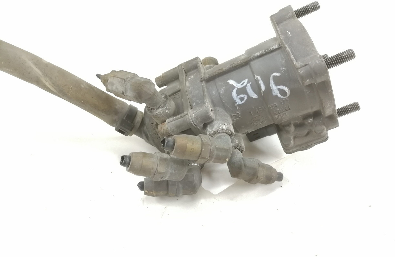 Volvo Brake pressure control 3986374 - Brake valve for Truck: picture 2 Volvo Brake pressure control 3986374 - Brake valve for Truck: picture 2