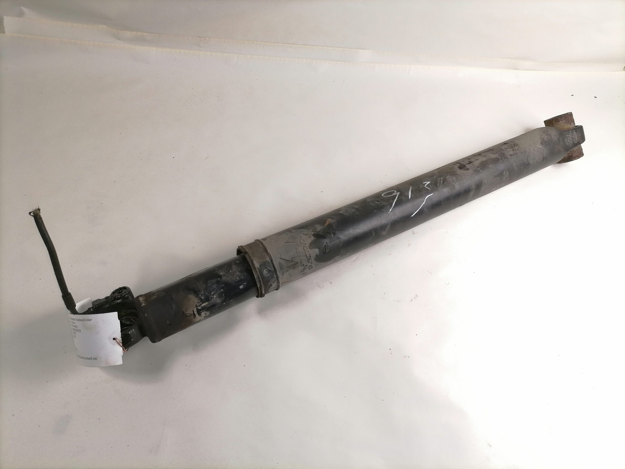 Volvo Cab tilting cylinder 20922303 - Cab suspension for Truck: picture 2 Volvo Cab tilting cylinder 20922303 - Cab suspension for Truck: picture 2