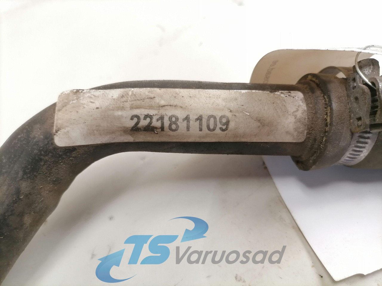 Volvo Compressor air pipe 22181109 - Air brake compressor for Truck: picture 3 Volvo Compressor air pipe 22181109 - Air brake compressor for Truck: picture 3