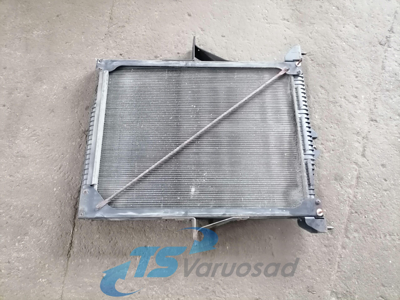 Volvo Cooling radiator 20936055 - Radiator for Truck: picture 3 Volvo Cooling radiator 20936055 - Radiator for Truck: picture 3