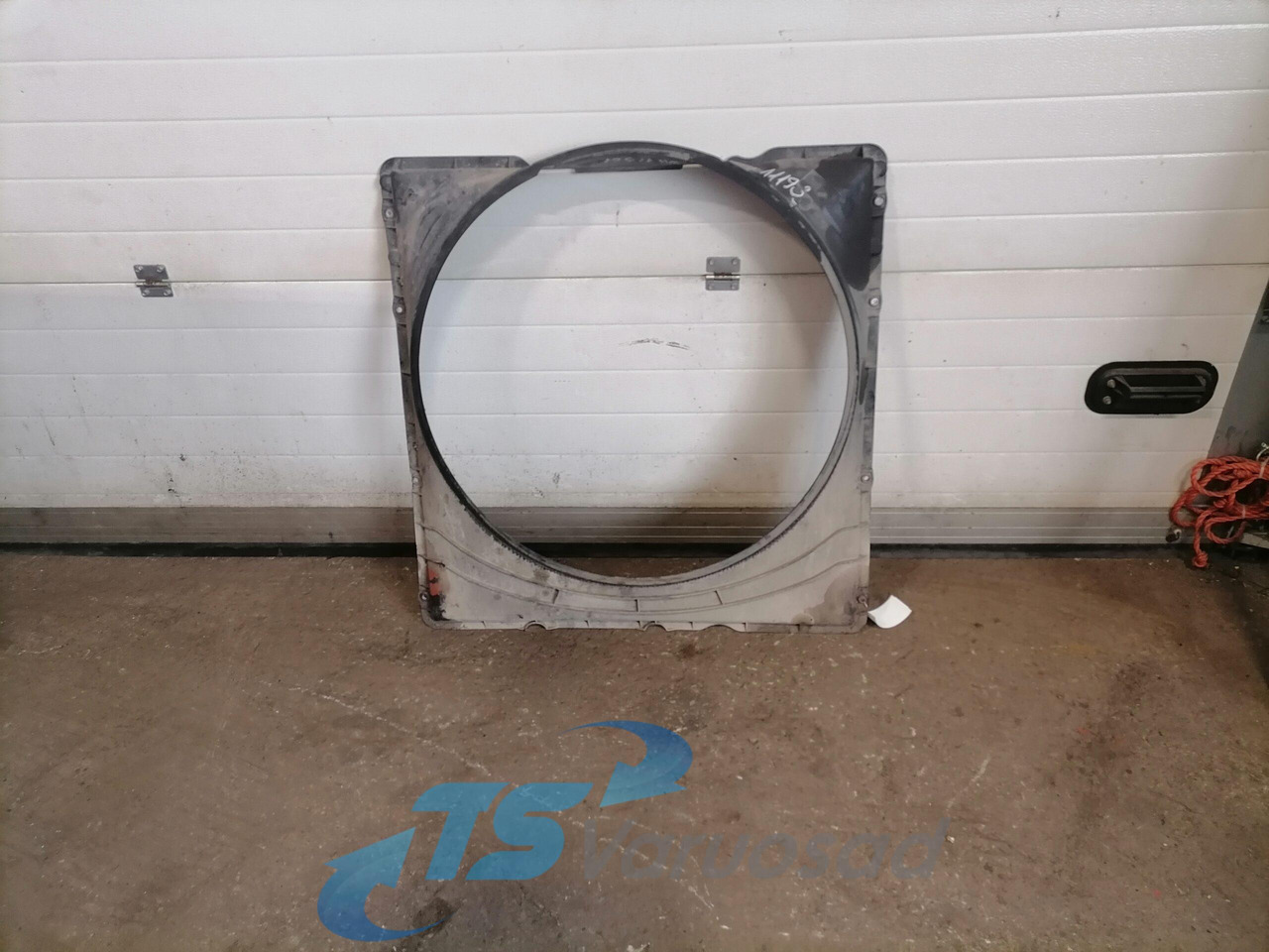 Volvo Fan shroud 20502964 - Radiator for Truck: picture 1 Volvo Fan shroud 20502964 - Radiator for Truck: picture 1