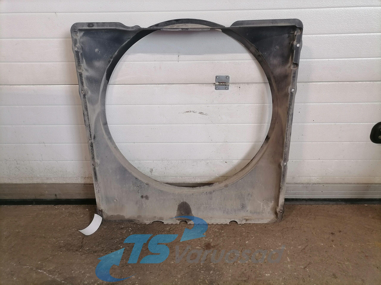 Volvo Fan shroud 20502964 - Radiator for Truck: picture 2 Volvo Fan shroud 20502964 - Radiator for Truck: picture 2