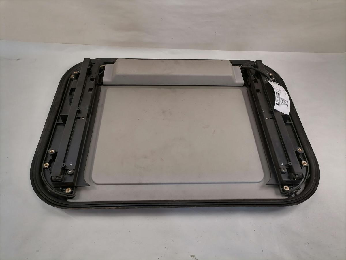 Volvo Katuseluuk 20773661 - Universal part for Truck: picture 2 Volvo Katuseluuk 20773661 - Universal part for Truck: picture 2