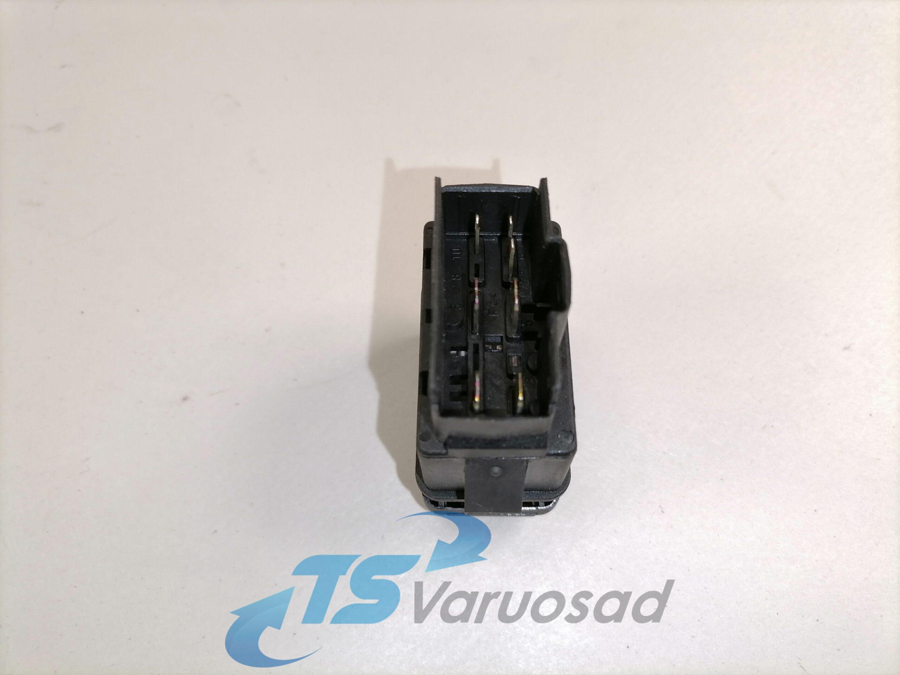 Volvo Lüliti, differentsiaalilukk 8157759 - Cab for Truck: picture 2 Volvo Lüliti, differentsiaalilukk 8157759 - Cab for Truck: picture 2