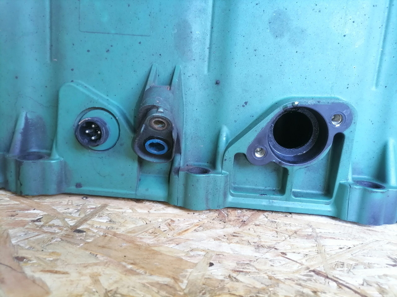 Volvo Oil sump 20493972 - Oil pan for Truck: picture 5 Volvo Oil sump 20493972 - Oil pan for Truck: picture 5