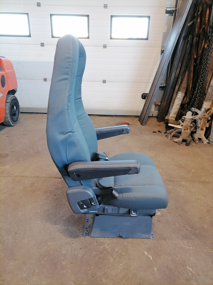 Volvo Passenger seat 21065292 - Seat for Truck: picture 2 Volvo Passenger seat 21065292 - Seat for Truck: picture 2