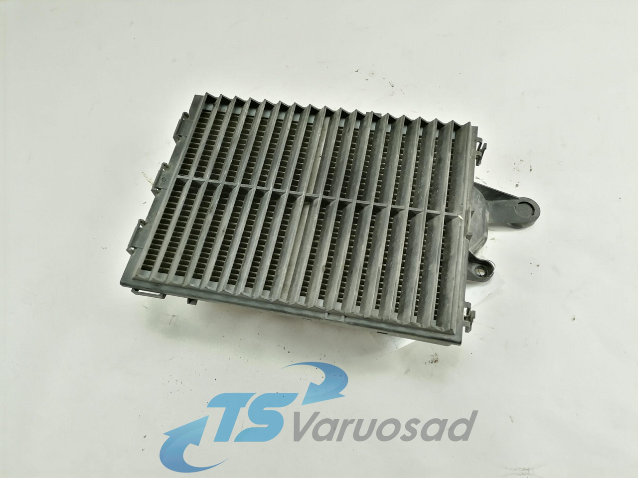 Volvo Salongi õhufiltri korpus 82209789 - Universal part for Truck: picture 1 Volvo Salongi õhufiltri korpus 82209789 - Universal part for Truck: picture 1