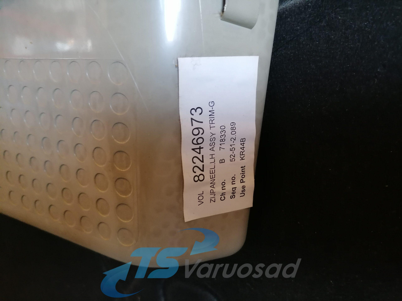 Volvo Salongi polster 82246973 - Universal part for Truck: picture 3 Volvo Salongi polster 82246973 - Universal part for Truck: picture 3