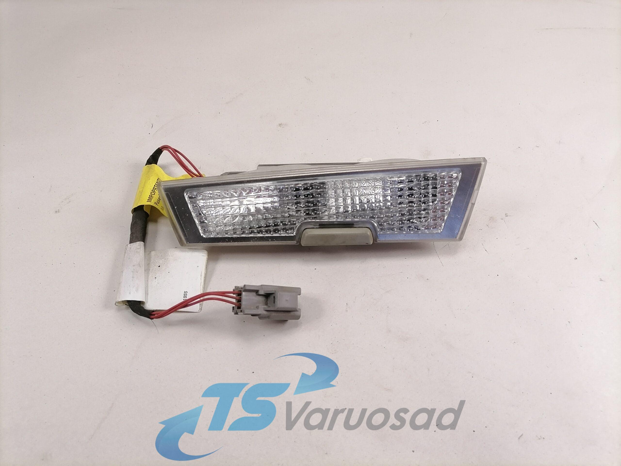 Volvo Salongi valgusti 84144238 - Universal part for Truck: picture 1 Volvo Salongi valgusti 84144238 - Universal part for Truck: picture 1