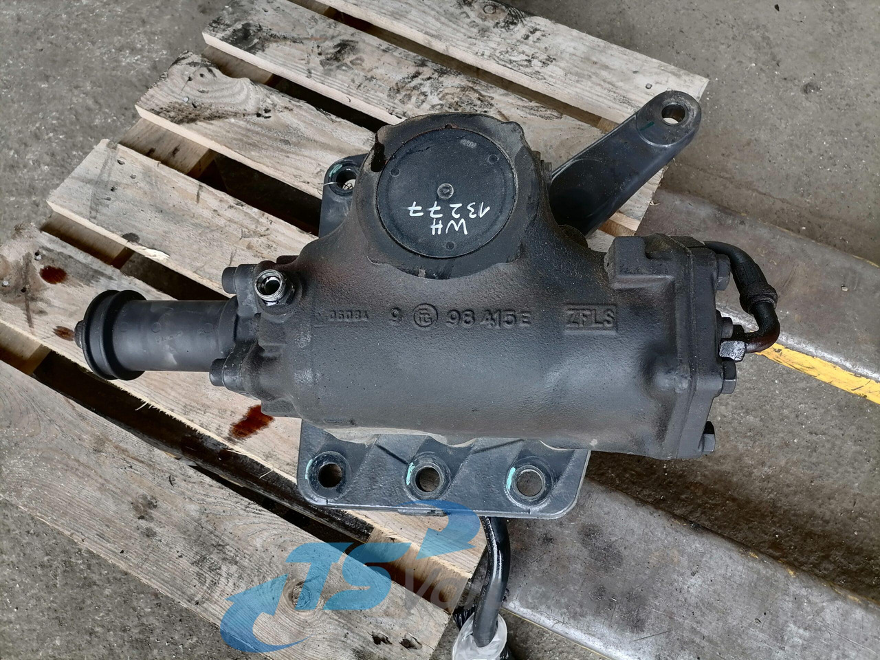 Volvo Steering box 21162023 - Steering gear for Truck: picture 2 Volvo Steering box 21162023 - Steering gear for Truck: picture 2