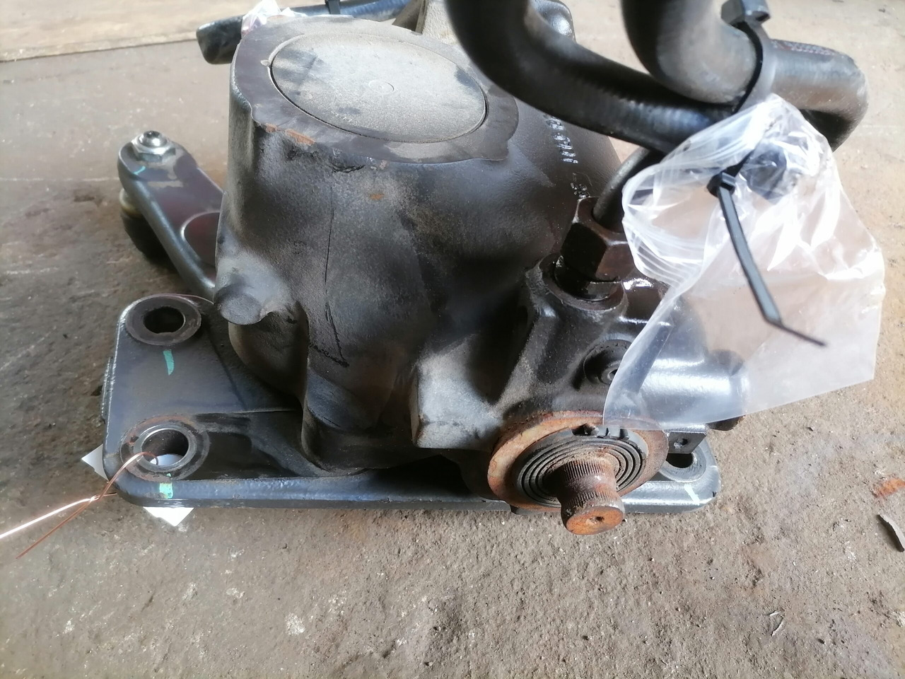 Volvo Steering box 21466592 - Steering gear for Truck: picture 3 Volvo Steering box 21466592 - Steering gear for Truck: picture 3