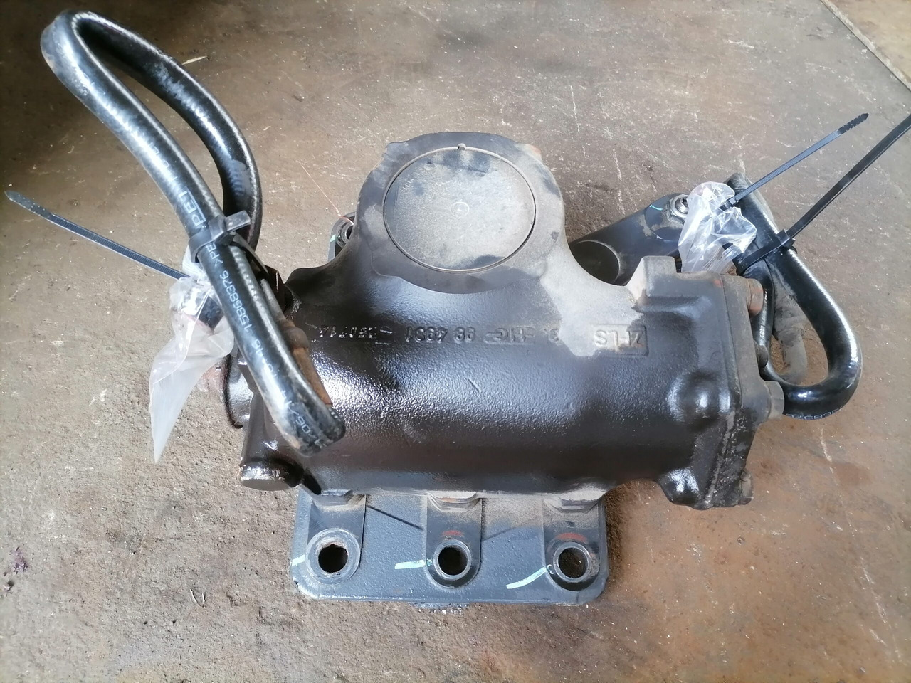 Volvo Steering box 21466592 - Steering gear for Truck: picture 5 Volvo Steering box 21466592 - Steering gear for Truck: picture 5