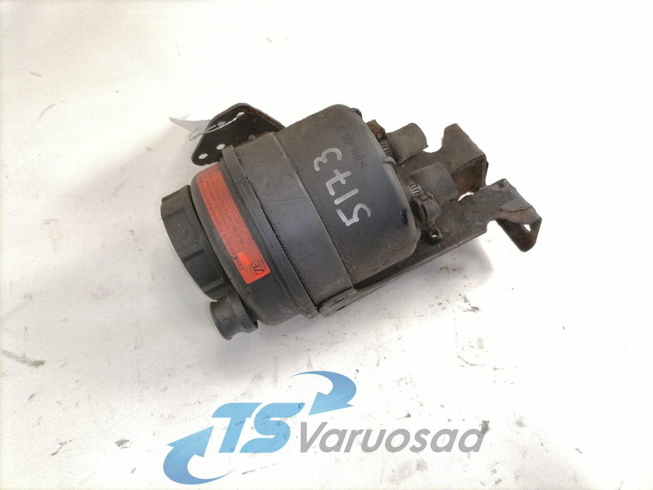 Volvo Steering oil tank+ bracket 1592945 - Steering hose for Truck: picture 1 Volvo Steering oil tank+ bracket 1592945 - Steering hose for Truck: picture 1