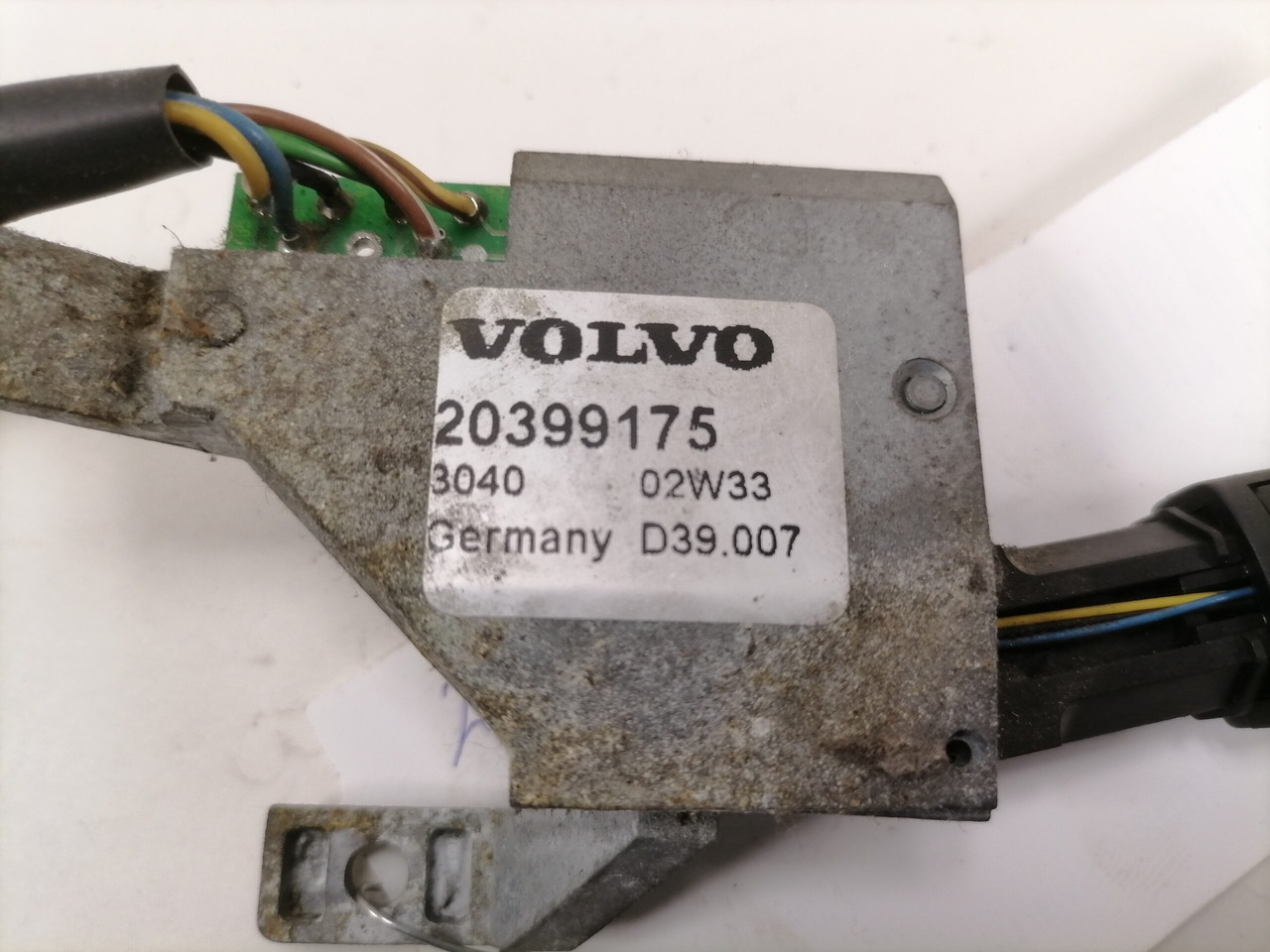 Volvo Switch 20399175 - Electrical system for Truck: picture 2 Volvo Switch 20399175 - Electrical system for Truck: picture 2
