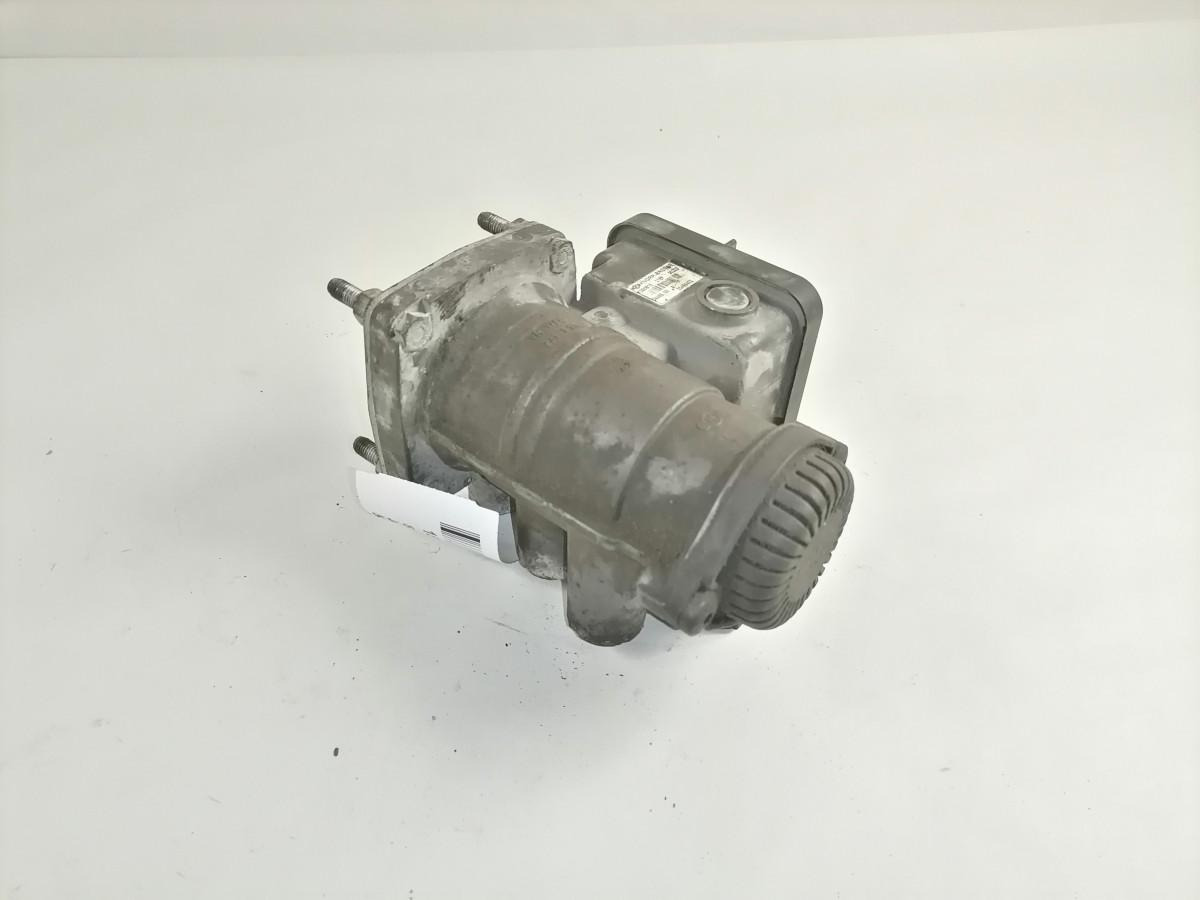 Volvo Trailer brake pressure control 20456402 - Brake valve for Truck: picture 2 Volvo Trailer brake pressure control 20456402 - Brake valve for Truck: picture 2