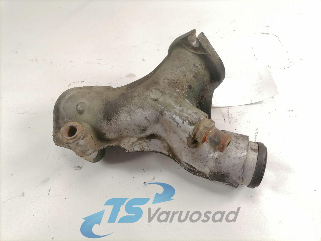 Volvo Water pump manifold / housing 20539684 - Coolant pump for Truck: picture 4 Volvo Water pump manifold / housing 20539684 - Coolant pump for Truck: picture 4