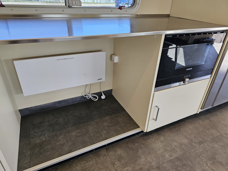 Camper Scania P 280 + trailer - 2 X SLIDE OUT / CAMPER / WOHNMOBIL: picture 14 Camper Scania P 280 + trailer - 2 X SLIDE OUT / CAMPER / WOHNMOBIL: picture 14