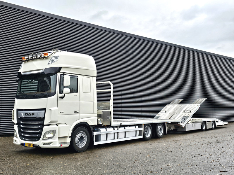 Tow truck DAF XF 530 6x2 + TRAILER / MACHINE TRANSPORT /: picture 1