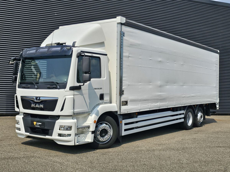 MAN TGM 26.320 / 6x2-4 / LBW / 6000kg TAIL LIFT - Curtainsider truck: picture 1 MAN TGM 26.320 / 6x2-4 / LBW / 6000kg TAIL LIFT - Curtainsider truck: picture 1