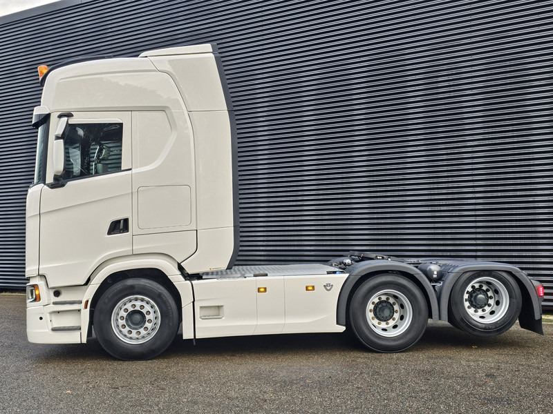 Scania S660 V8 6x2 BOOGIE / RETARDER / FULL AIR / 2 TANKS - Tractor unit: picture 2 Scania S660 V8 6x2 BOOGIE / RETARDER / FULL AIR / 2 TANKS - Tractor unit: picture 2