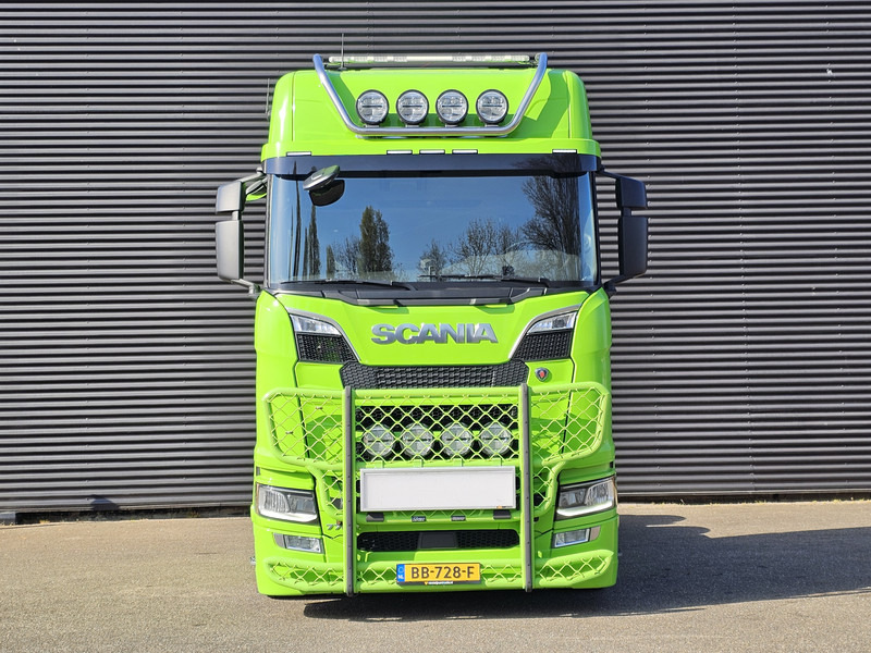 Scania S770 / 6x4 / V8 / FULL AIR / RETARDER - Tractor unit: picture 3 Scania S770 / 6x4 / V8 / FULL AIR / RETARDER - Tractor unit: picture 3